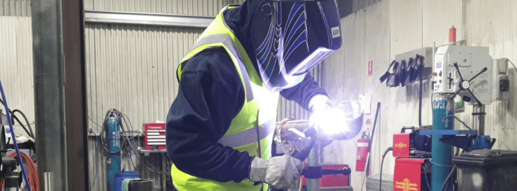 Advantages & Challenges of Manual Welding