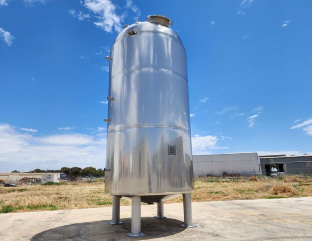 Food-grade stainless steel pressure vessel for hygienic processing industries