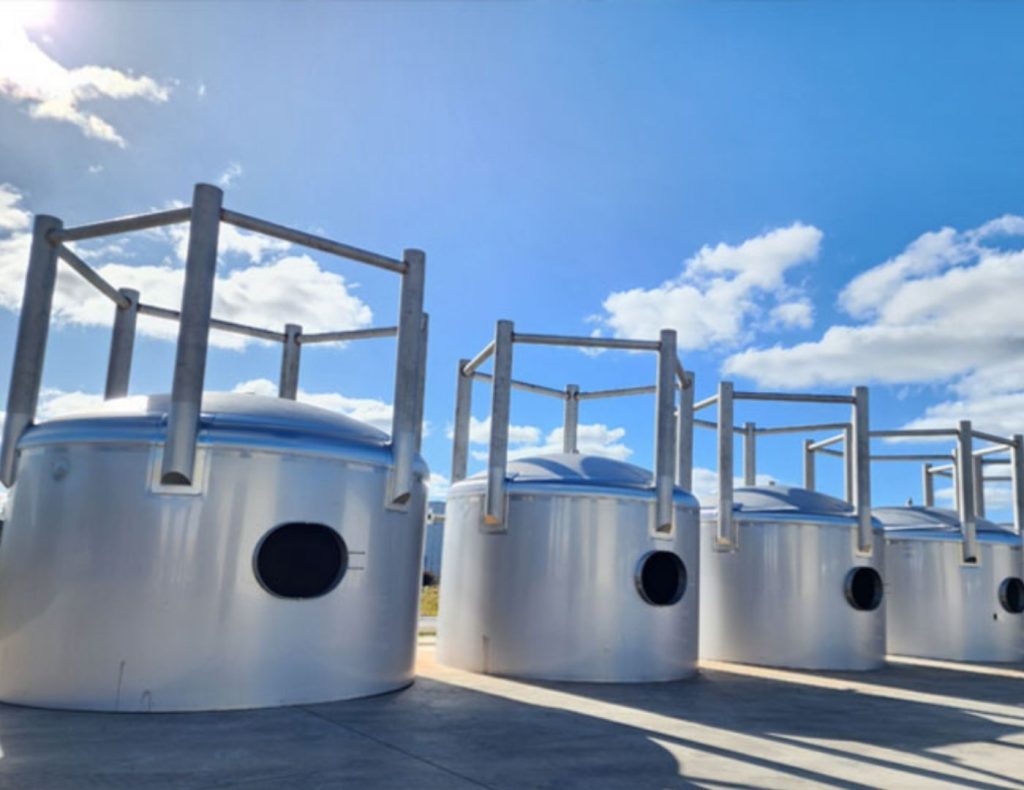 Food-grade stainless steel pressure vessel for hygienic processing industries